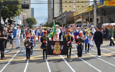 Desfile cívico-militar atrai 40 mil pessoas e marca os 126 anos de Campo Grande