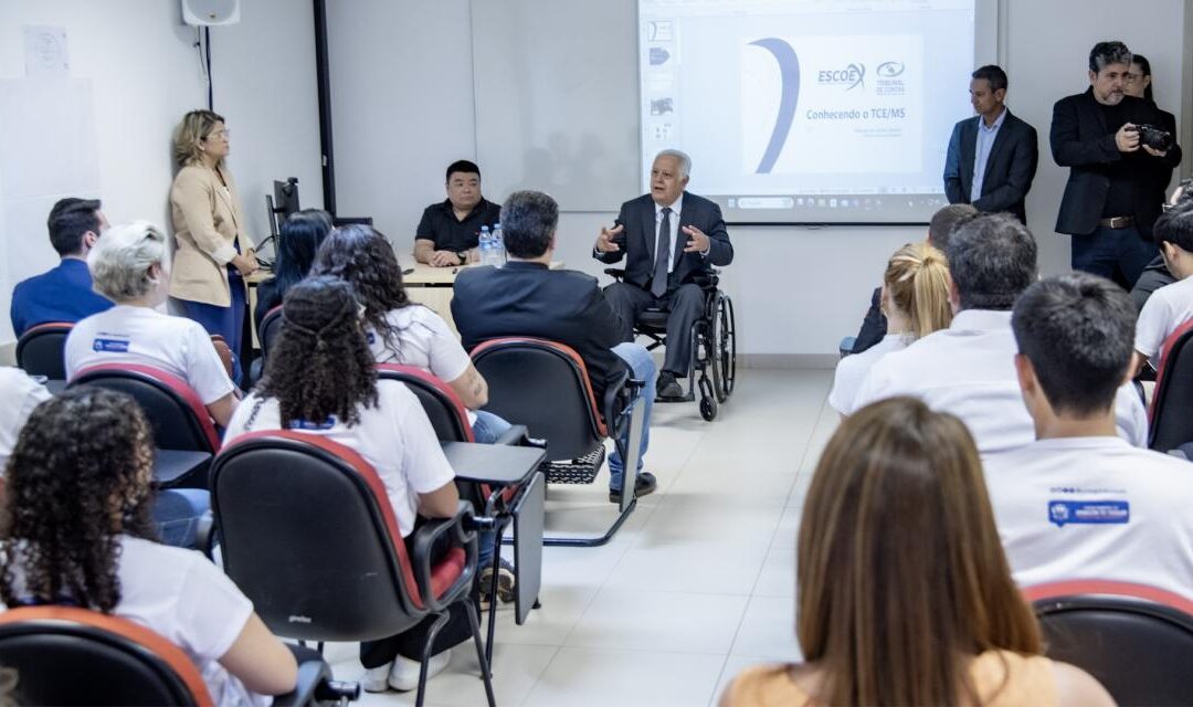 Estudantes de Aparecida do Taboado conhecem o TCE-MS e aprendem sobre controle social