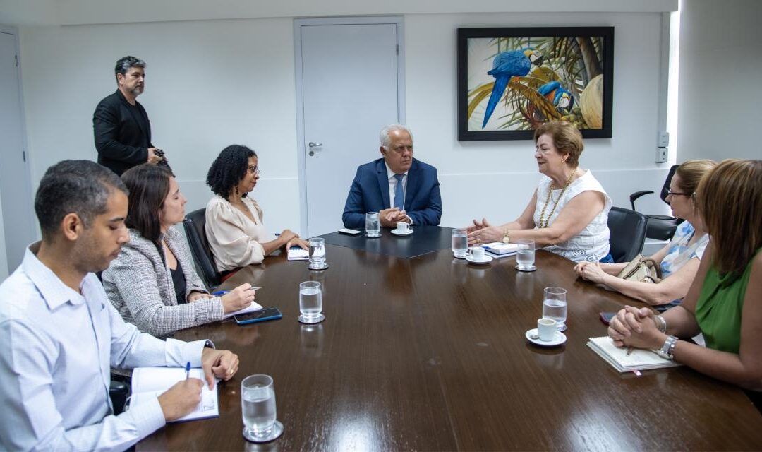 TCE-MS recebe membros da Coordenação do Plano Estadual de Educação