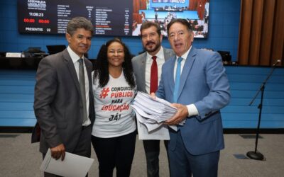 Deputados da ALEMS recebem reivindicações da educação pública