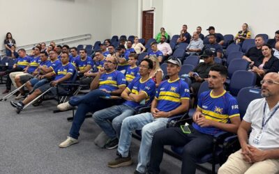 Prefeitura entrega camisetas aos contemplados do Auxílio-Atleta