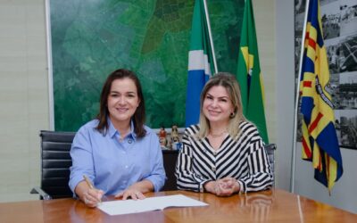 Durante participação da prefeita Adriane Lopes no Fórum Bioceânico, vice-prefeita Camilla Nascimento assume comando temporário