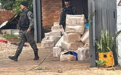 Anônimo ‘cagueta’ e 5 homens são presos descarregando ‘caminhão de maconha’