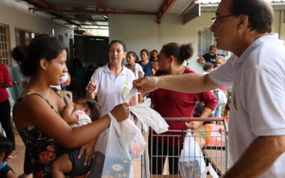 Campanha Natal Solidário arrecada frangos e panetones para famílias carentes