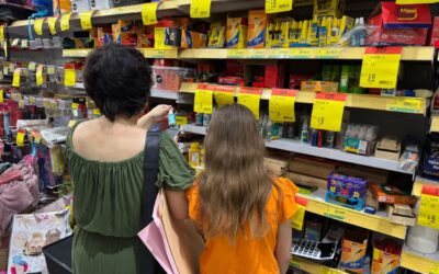 Em busca de economia, pais movimentam papelarias para garantir material escolar