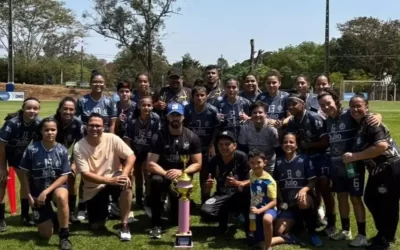 Homenageando Vanessa Ricarte, torneio feminino de futebol suíço está com vagas abertas
