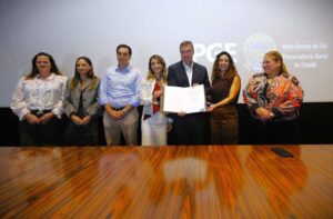 Governo de MS assina decreto para tornar linguagem pública mais clara ao cidadão