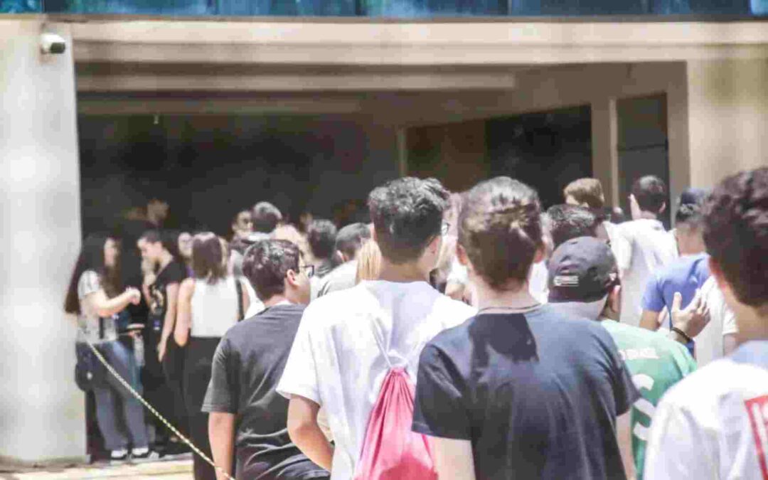 Prazo para pedir isenção da taxa de inscrição no Enem começa no dia 13