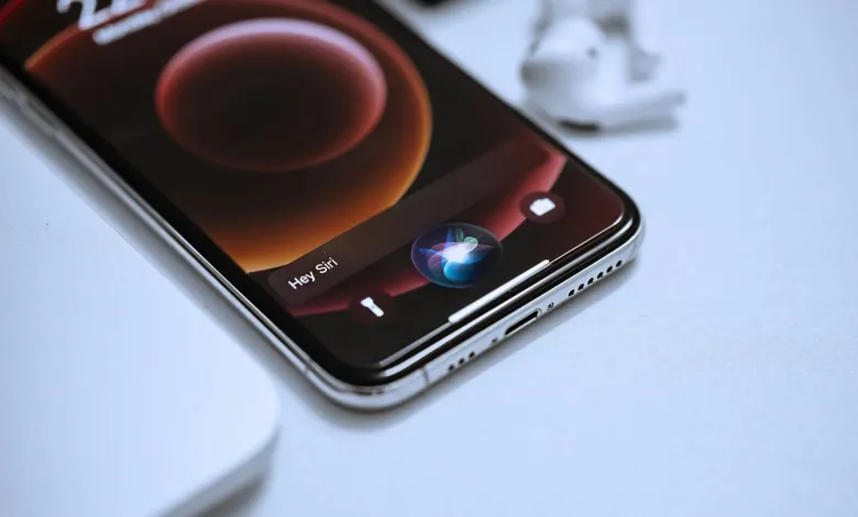Apple planeja nova Siri com IA e loja de extensões