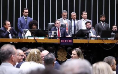 Câmara aprova fim da escala 6×1 e jornada de trabalho de no máximo 40 horas semanais
