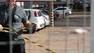 Policial dá mata-leão e ladrão morre após tentar furtar carro em Campo Grande