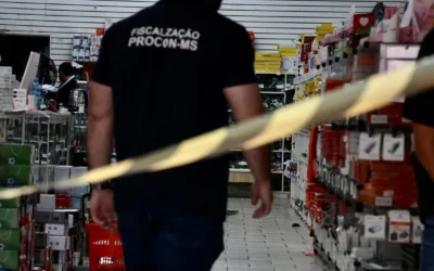 Polícia faz batida em loja que vendia celulares falsificados em Campo Grande