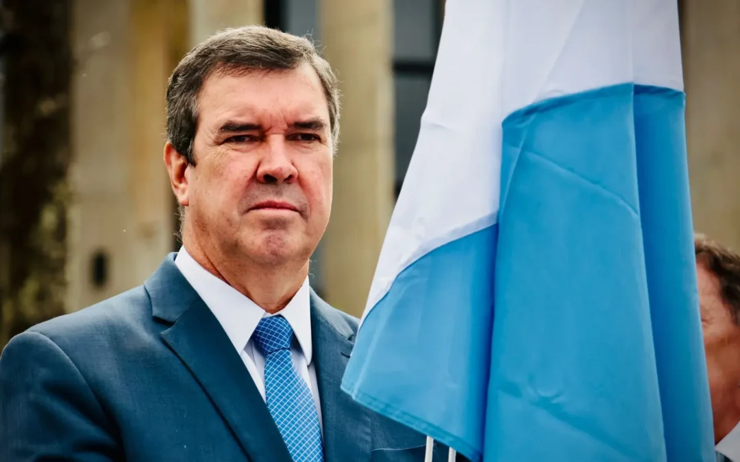 Riedel busca autorização para ceder servidores efetivos a comitê da reforma tributária