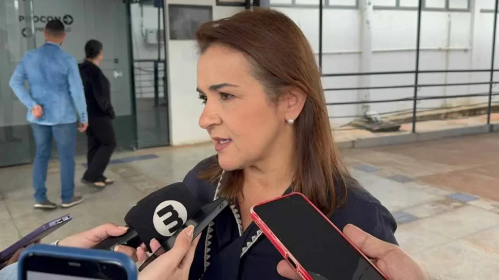 Adriane Lopes assina ordem de serviço para asfalto e drenagem no Oliveira I e II
