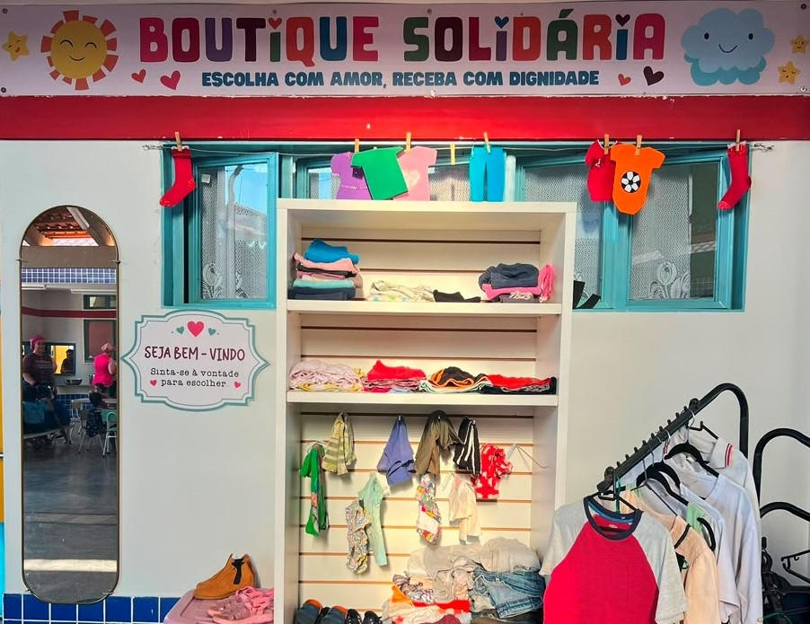 Emei transforma campanha do agasalho em Boutique Solidária