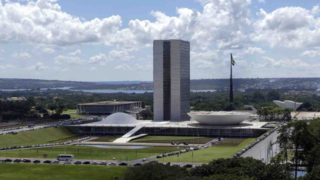 PEC do fim da escala 6×1 é analisada pela CCJ do Senado nesta semana