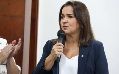 Prefeita assina ordem de serviço de R$ 17 milhões para asfalto no Santa Emília e Aquarius