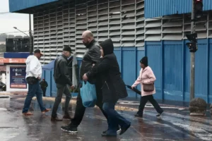 Massa de ar frio deixa temperaturas em 10°C com chuvas e rajadas de vento em MS