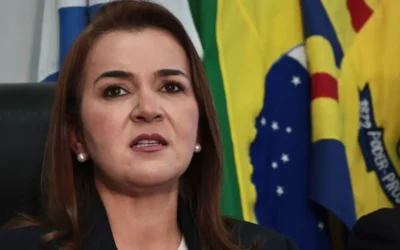 Adriane Lopes participa de lançamento da Escola de Saúde nesta terça-feira