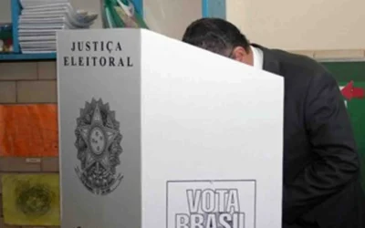 Óculos inteligentes são proibidos na cabine de votação; confira regras do TSE