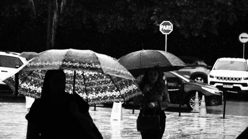 Prepare o guarda-chuva: MS tem 13 cidades em alerta de tempestade e ventos intensos