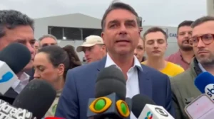 Vantagem de Flávio nas pesquisas antecipa disputa por nome para Fazenda