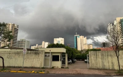 Alerta: chuva chega com força e ventos de até 60 km/h em Campo Grande