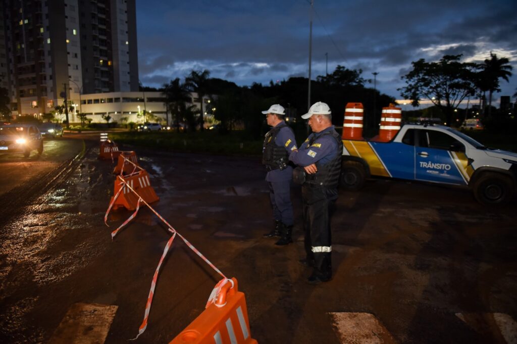 El Niño atinge Campo Grande com chuva de granizo e provoca estragos; Prefeitura mantém equipes nas ruas