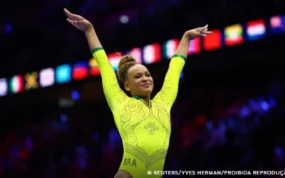Rebeca, Flavinha e Lorrane avançam às finais do Mundial de Ginástica