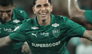 Savarino encerra jejum com hat-trick em goleada sobre o Coritiba e leva Fluminense ao 3º lugar