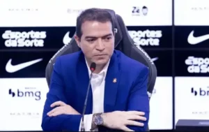 Marcelo Paz deixa o Corinthians após pressão e protestos da torcida