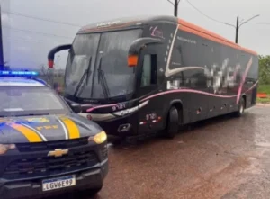 Carpinteiro que incendiou ônibus foi ao banheiro antes de passageiros sentirem cheiro de fumaça