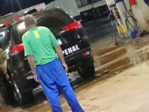 Bêbado que furtou viatura da Polícia Penal em Campo Grande continuará na cadeia